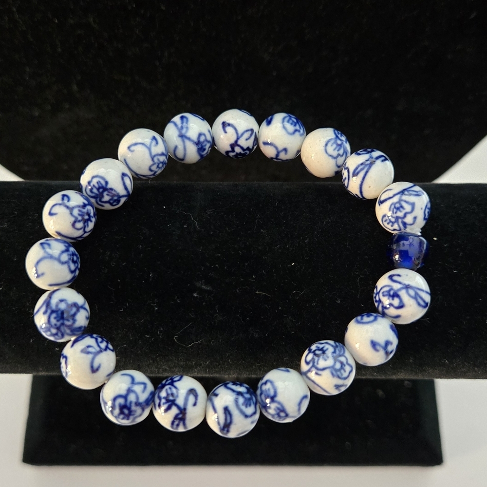 Blue & White Porcelain Beads Brclt EUC 2" Across Unstretched May Fit 7-8" Wrist
